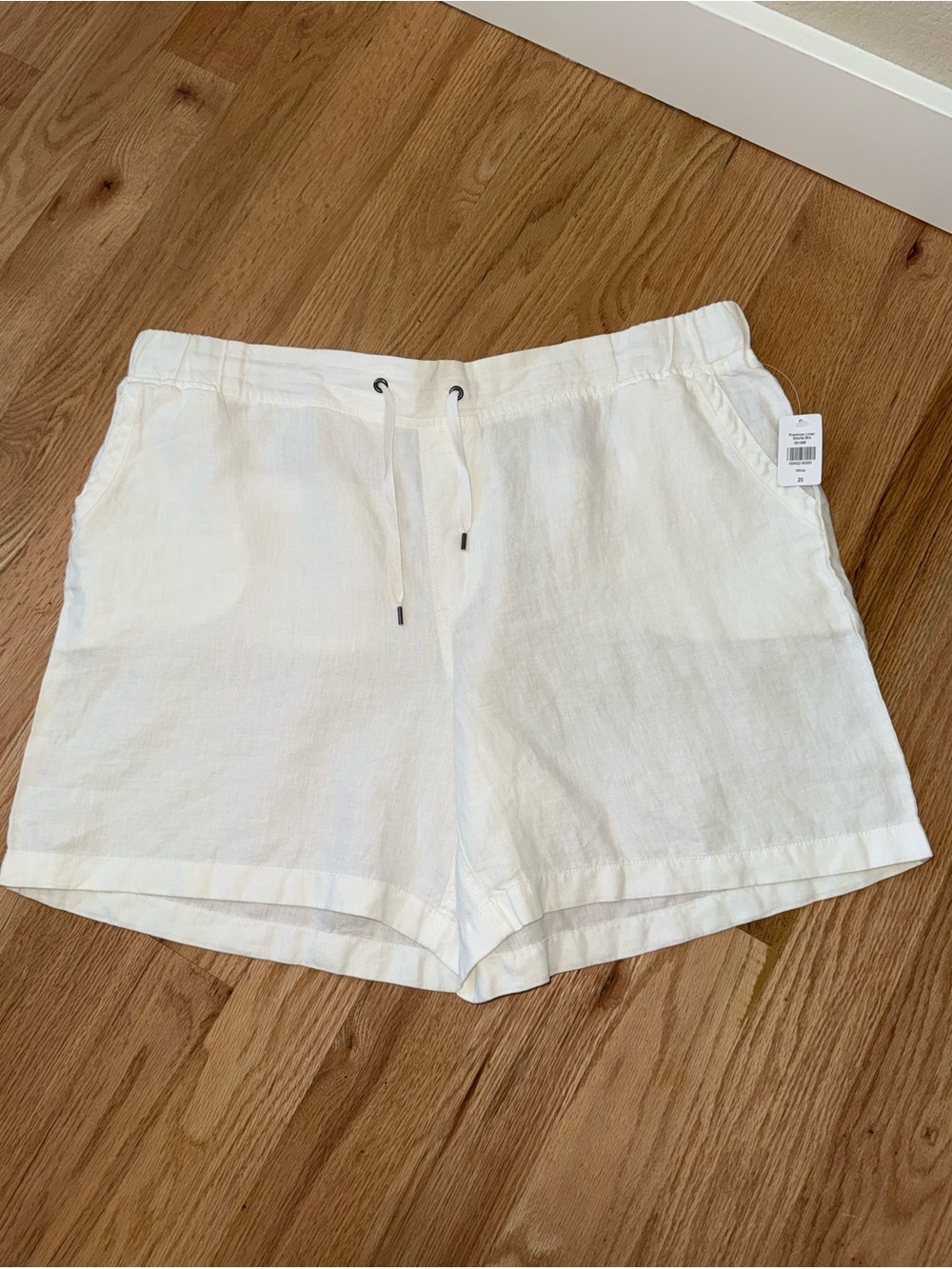 NEW L.L. Bean 100% Linen Shorts Elastic Waist Crisp White Favorite Fit Size 20